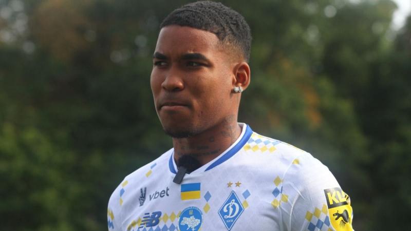 Едуардо Герреро виявив яскраві емоції після того, як не скористався шансом забити за Динамо - дивіться відео на Футбол 24.