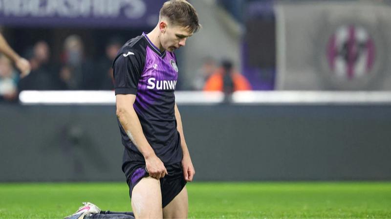 Освистування — це обычное явление: Сікан поделился впечатлениями о своем первом матче за Андерлехт.