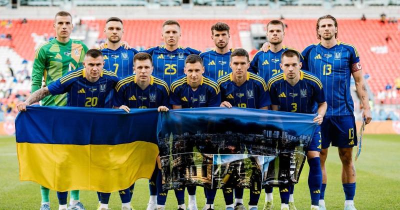 Футболісти України висловили протест проти війни: на матчі з Новою Зеландією було продемонстровано плакат зі знищеним Києвом - Спорт bigmir)net