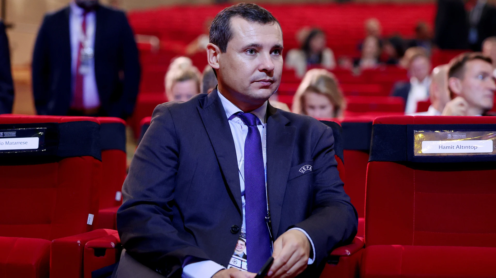 Активісти з правозахисних організацій висловили своє обурення щодо дій ФІФА, які призвели до відсторонення лідера, що відверто критикував Інфантіно.