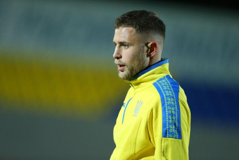 Сергій Ребров провів партію в падель з російським атлетом Березуцьким, а Артем Кравець висловив свої думки щодо цього поєдинку.