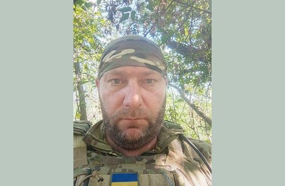Сергій вирізнявся своєю відвагою як воїн. На Донеччині трагічно завершив своє життя капітан поліції Сергій Мовчун - спогади з його життя.
